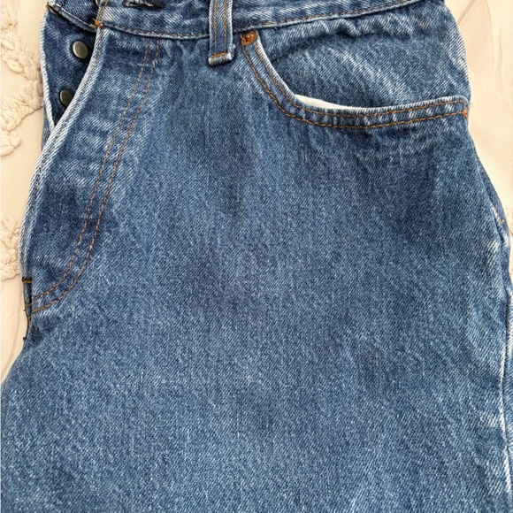 Levi's Women's Blue Jeans - Picture 4 of 5